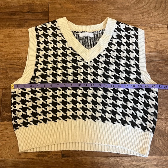 Oak + Fort Houndstooth Sweater Vest, Size Small - Picture 13 of 14